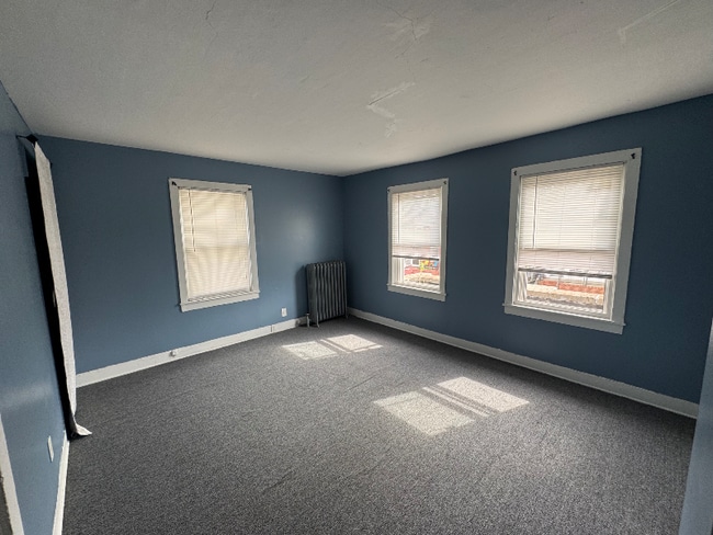 Photo - 106 E Pine St