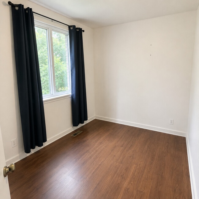 Photo - 644 W Oakdale Ave
