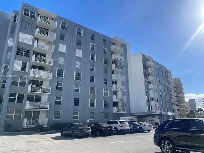 Photo - 430 Golden Isles Dr Unit 705