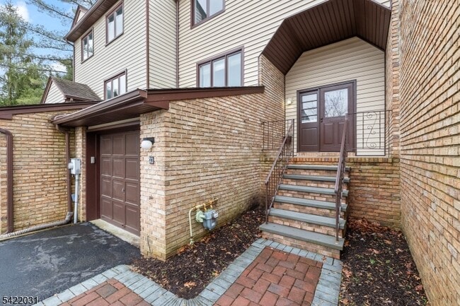 Photo - 33 Stockton Ct