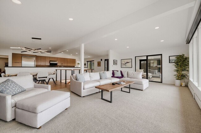 Photo - 1034 Westview Dr