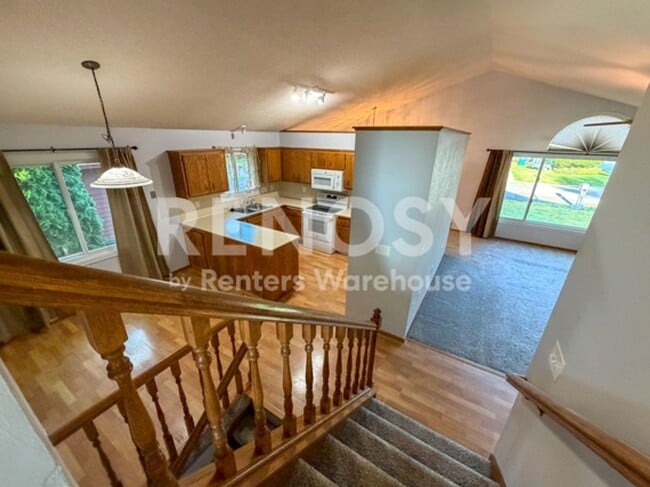 4220 Polaris Ln N