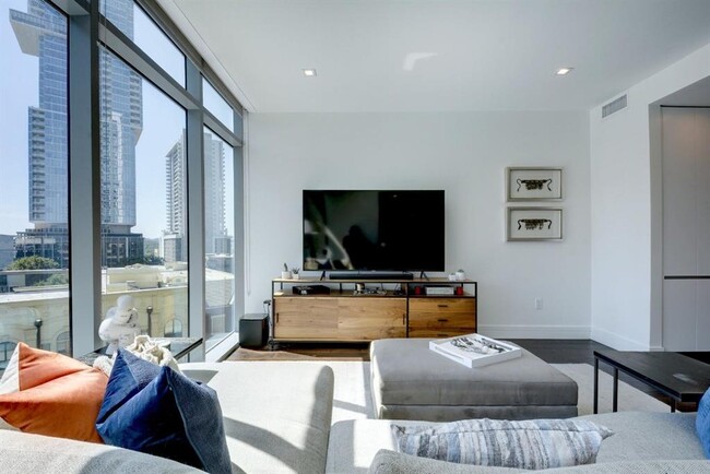 Photo - 501 West Ave Unit 703