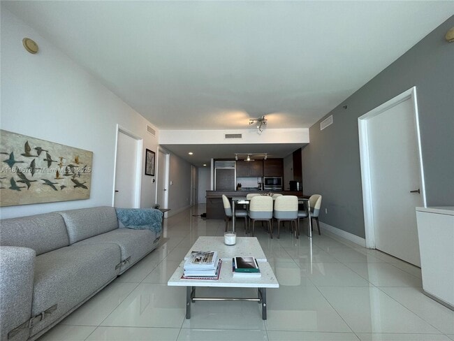 Photo - 475 Brickell Ave Unit 3807