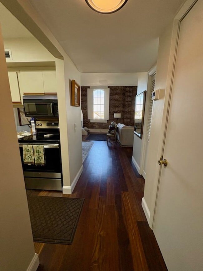 Photo - Historic Downtown Fully Furnished 2 Bedroom Condo