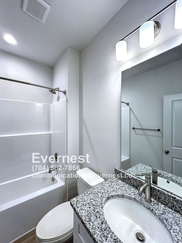 Photo - 737 N McFarland St