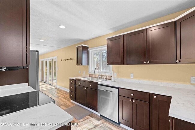 Photo - 2353 Hulett Rd