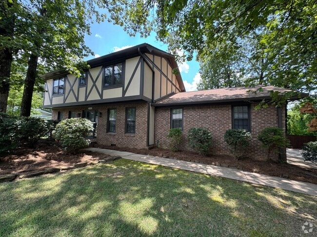Building Photo - Renovated 3/2.5 House in Chieftain Hills- ...