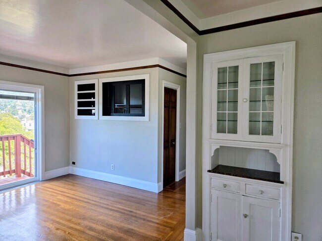 Photo - 708 Calmar Ave