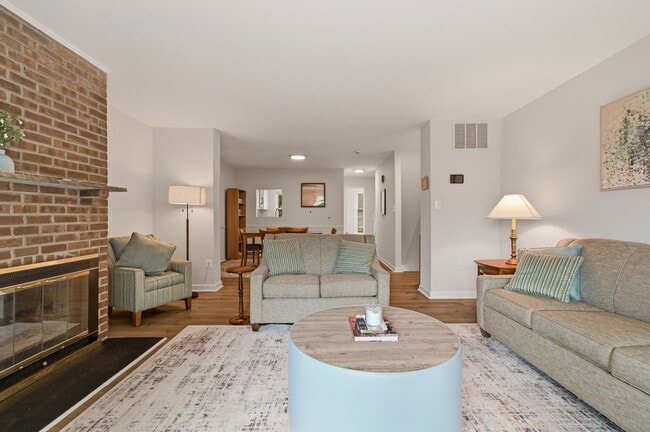 Photo - 1608 Key Blvd