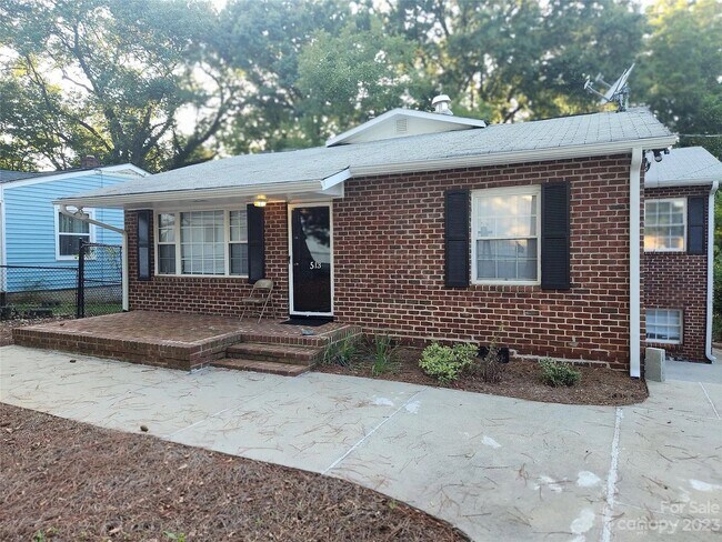 Photo - 513 Honeywood Ave