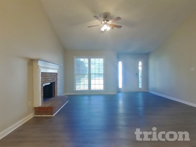 Photo - 420 Austin Dr