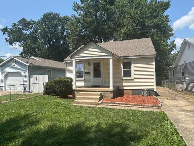 Cozy 2-Bedroom Rental House with Spacious ... - Cozy 2-Bedroom Rental House with Spacious ...