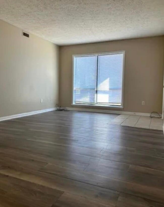 Photo - 615 Carter Ln