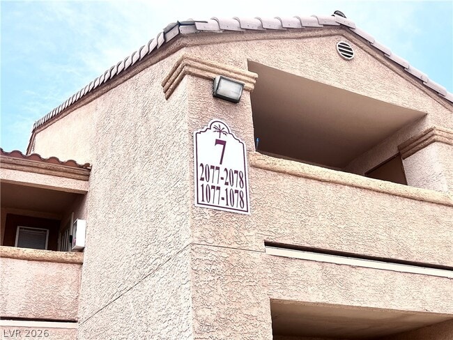 Building Photo - 1150 N Buffalo Dr Unit 1077
