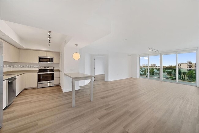 Building Photo - 1500 Bay Rd Unit M-1014 Rental
