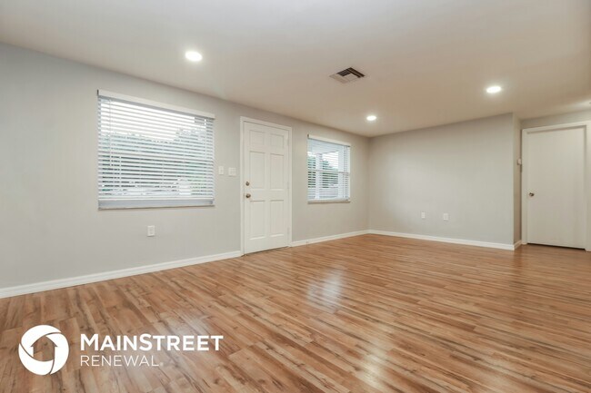 Photo - 3040 Brompton Dr