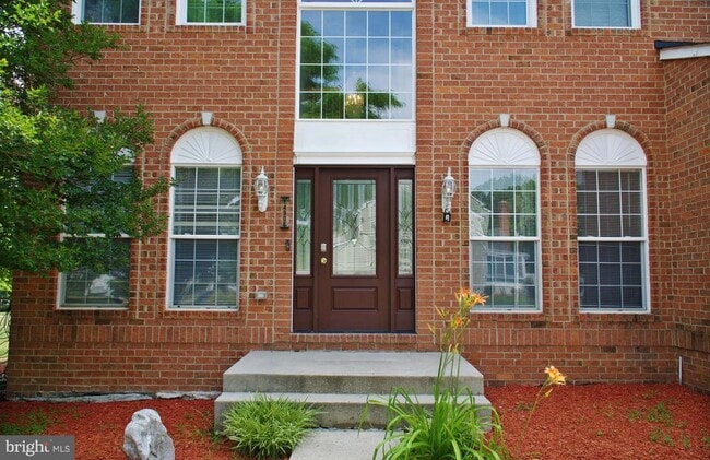 14906 Dennington Dr