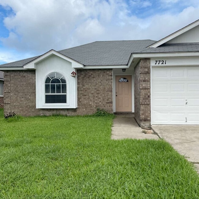 Building Photo - 7721 Wolf Dr