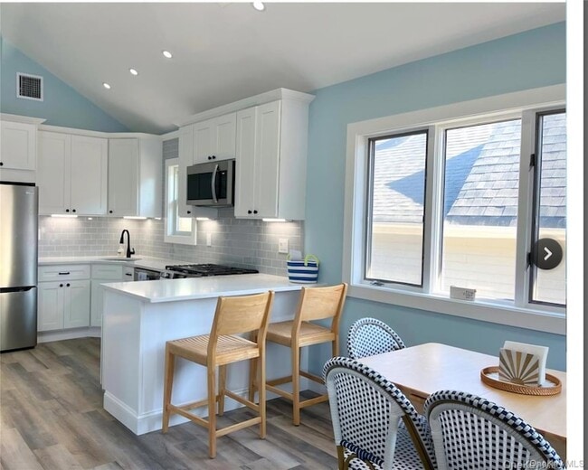 Photo - 44 Oswego Ave