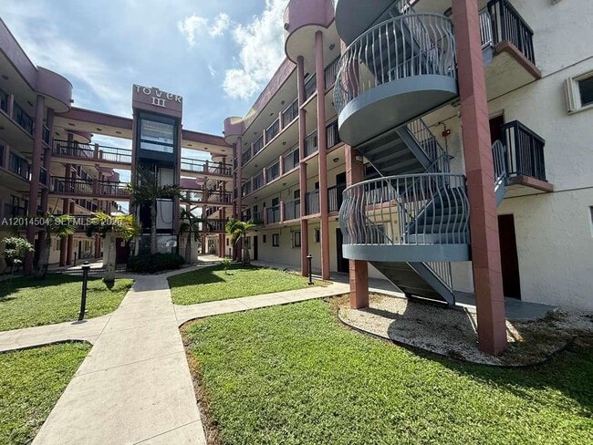 Photo - 5400 W 21st Ct Unit 403