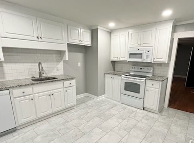 Photo - 205 Clyde Ave N