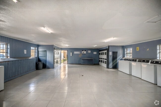Laundry Center - Raghu Apartments In Spring Branch