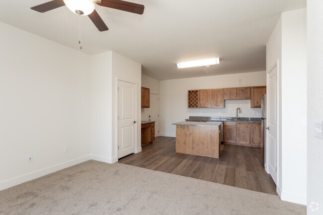 1BR, BA - 790SF