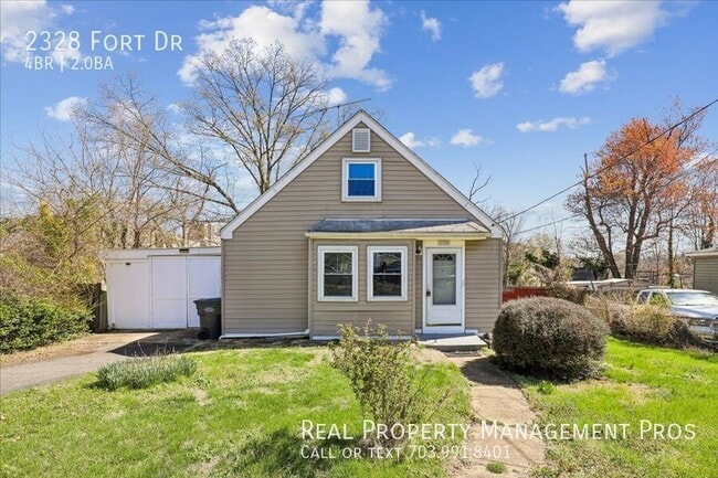 Building Photo - 2328 Fort Dr