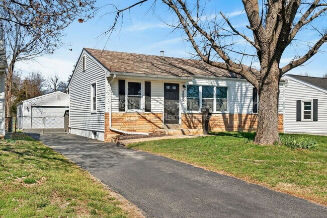 Photo - 9625 Theodosia Ave