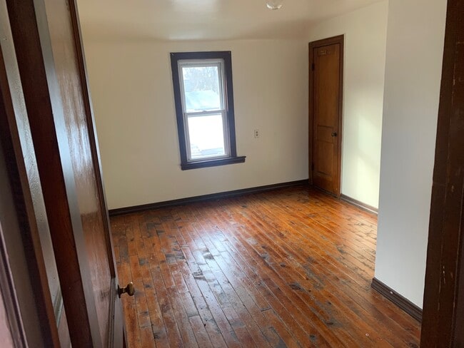 Building Photo - 92 Upton Ave Rental