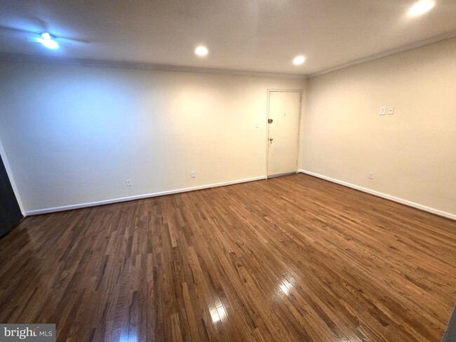 Photo - 8000 Chanute Pl Unit APT 6