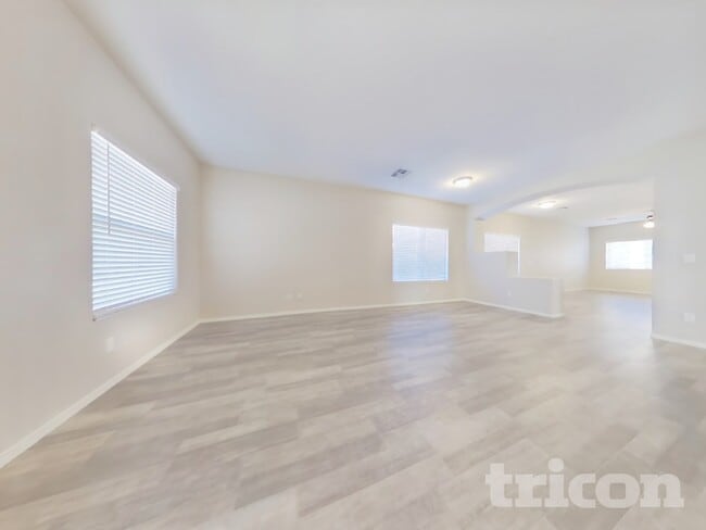 Photo - 11910 W Jackson St