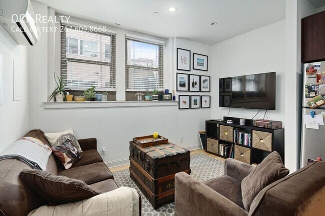 Building Photo - 427 Monroe St Unit 104