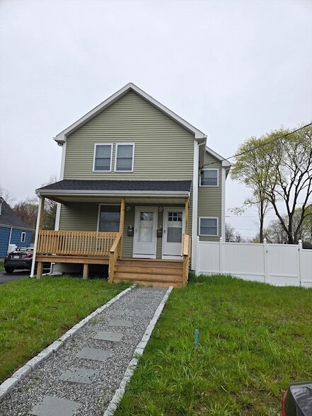 Building Photo - 37 Rose Glen St Unit 2