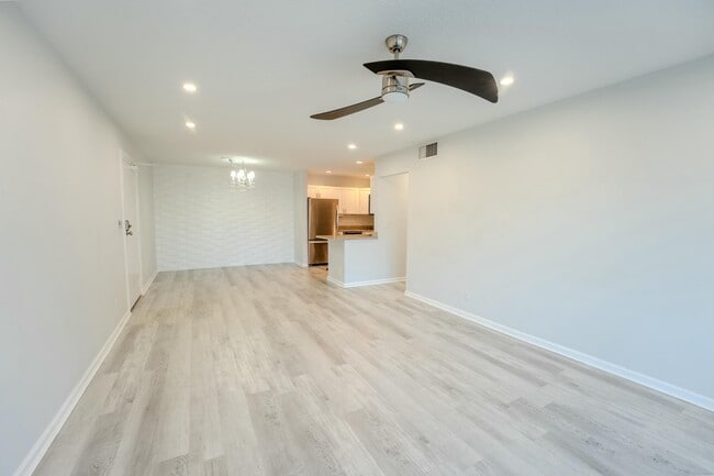 Photo - 6231 Bay Club Dr Unidad 4