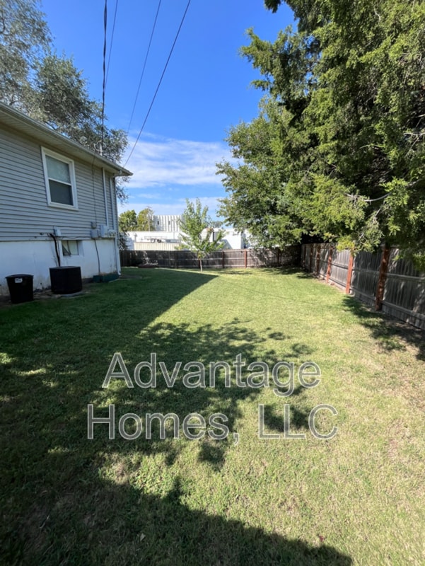 Photo - 223 N Clinton St