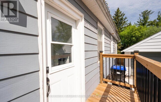 Photo - 20 Maple Ln