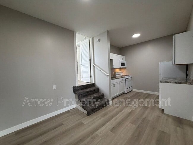 Building Photo - 877 N 26th St Unit 101