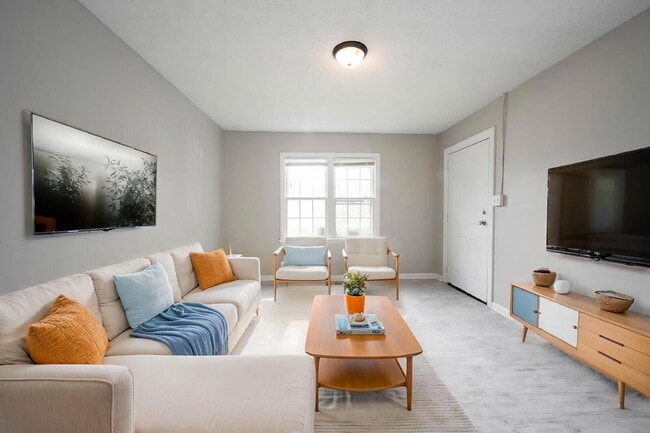 Photo - 270 S Lasalle St