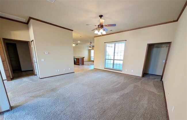 Photo - 609 Sally Ct