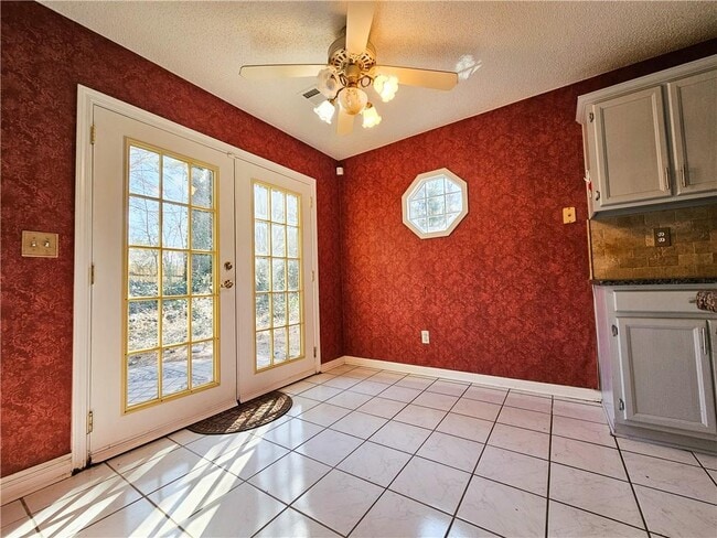 Photo - 2825 Binghampton Ln