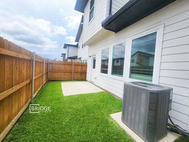 Photo - 33130 Oak Hts Pl