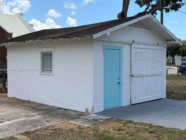 Photo - 1870 Lakeview Dr