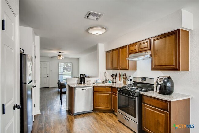 Photo - 312 W William Cannon Dr