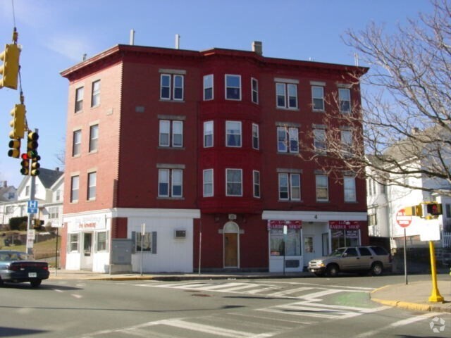 Building Photo - 2 Malden St Unit 5 Rental