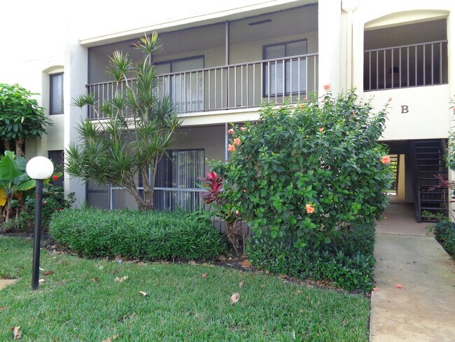 OUTSIDE UNIT - 150 Pineview Rd Unit B1