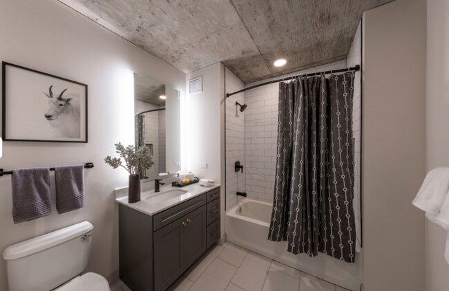 Photo - 160 W Huron St