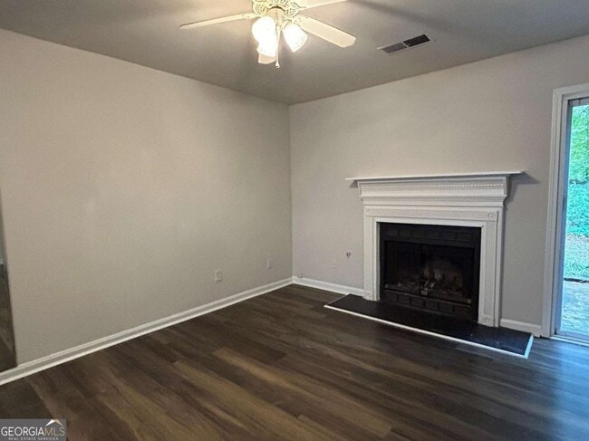 Photo - 3550 Main Station Dr SW