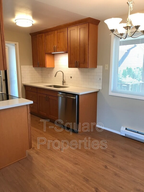 Photo - 325 5th Ave S